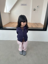 Cargar imagen en el visor de la galería, 【予約】ロエルニットジップアップ AW 韓国 韓国子供服 2026 digreen
