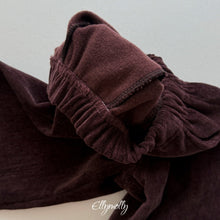 Charger l'image dans la galerie, 【予約】ホリックフリースラインフリルパンツ AW 韓国 韓国子供服 2026 ellymolly
