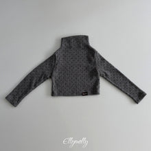 Charger l'image dans la galerie, 【予約】ドットブラッシュモックタートルネックTシャツ AW 韓国 韓国子供服 2026 ellymolly
