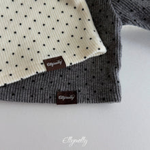 Charger l'image dans la galerie, 【予約】ドットブラッシュモックタートルネックTシャツ AW 韓国 韓国子供服 2026 ellymolly
