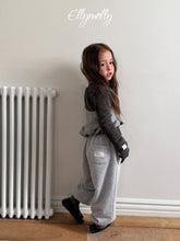 Load image into Gallery viewer, 【予約】メリングデイデイニット AW 韓国 韓国子供服 2026 ellymolly

