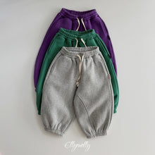 Cargar imagen en el visor de la galería, 【予約】アーケッドジョガーパンツ AW bottom　韓国 韓国子供服 2026 ellymolly
