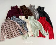 Charger l'image dans la galerie, 【予約】スノーウォーマータートルネック AW 韓国 韓国子供服 2026 ellymolly
