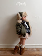Load image into Gallery viewer, 【予約】エスキモファージャンパー AW 　コート　羽織　韓国 韓国子供服 2026 ellymolly
