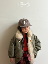 Load image into Gallery viewer, 【予約】エスキモファージャンパー AW 　コート　羽織　韓国 韓国子供服 2026 ellymolly
