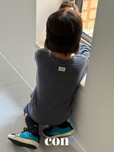 Load image into Gallery viewer, 【予約】ボーダーＴシャツ AW 韓国  韓国子供服　2026 CON
