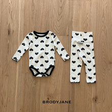 Load image into Gallery viewer, 【予約】ハートモノトーンロンパース　スタイ　ボンネット　 AW 韓国  韓国子供服　BRODYJANE 2026
