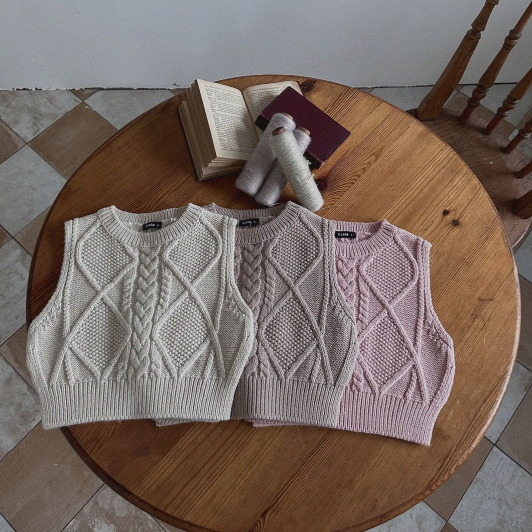 【SALE】Almond knit vest　 韓国子供服　ニット　ベスト　リンクコーデ　Aosta　Wselect